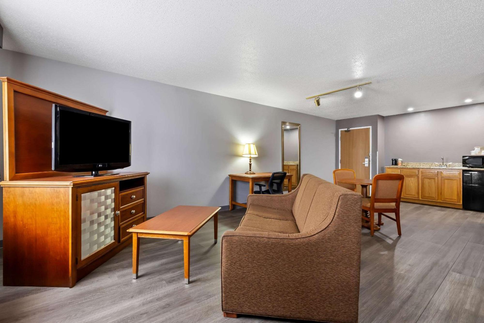 Quality Inn Near Monument Health Rapid City Hospital Экстерьер фото