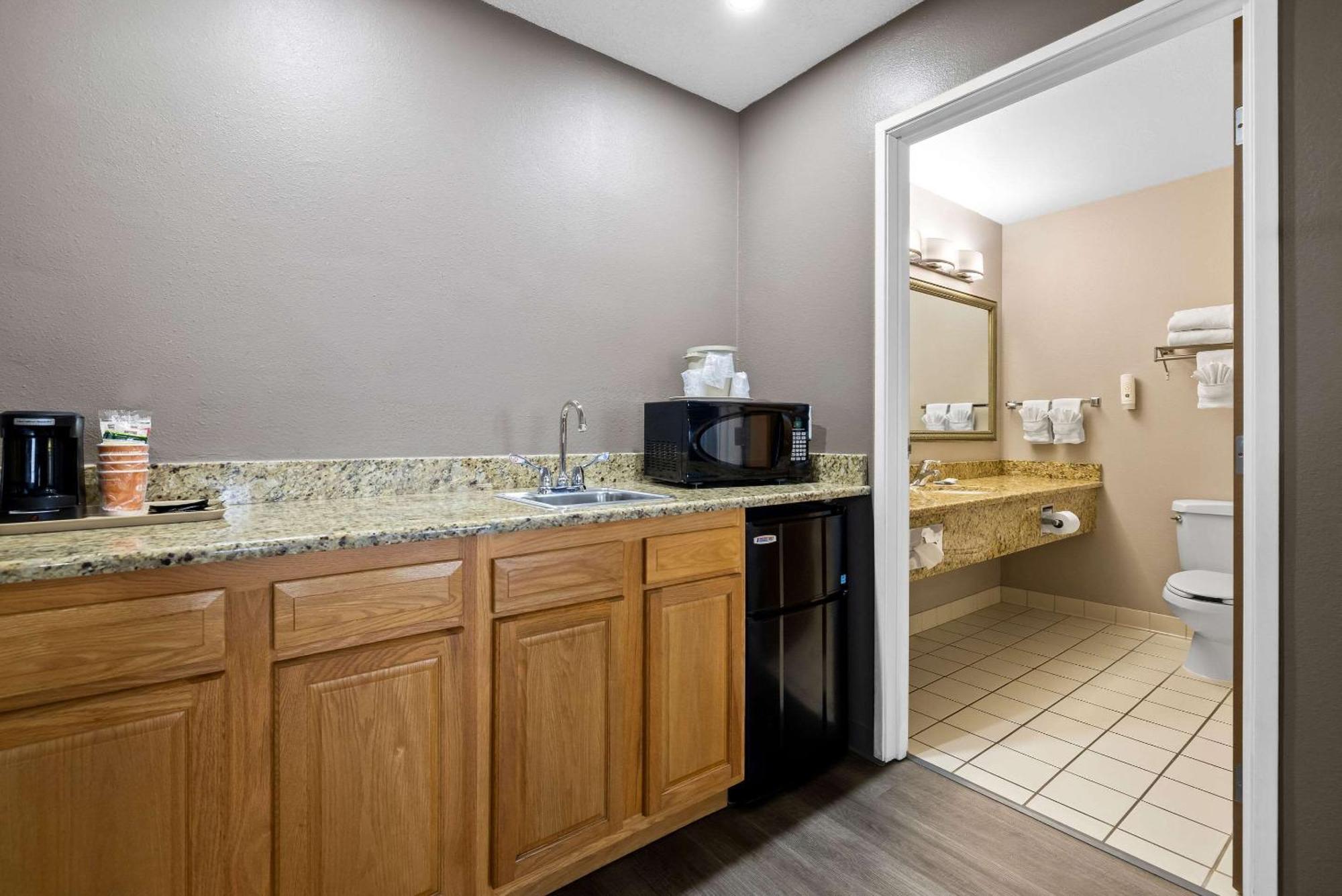 Quality Inn Near Monument Health Rapid City Hospital Экстерьер фото