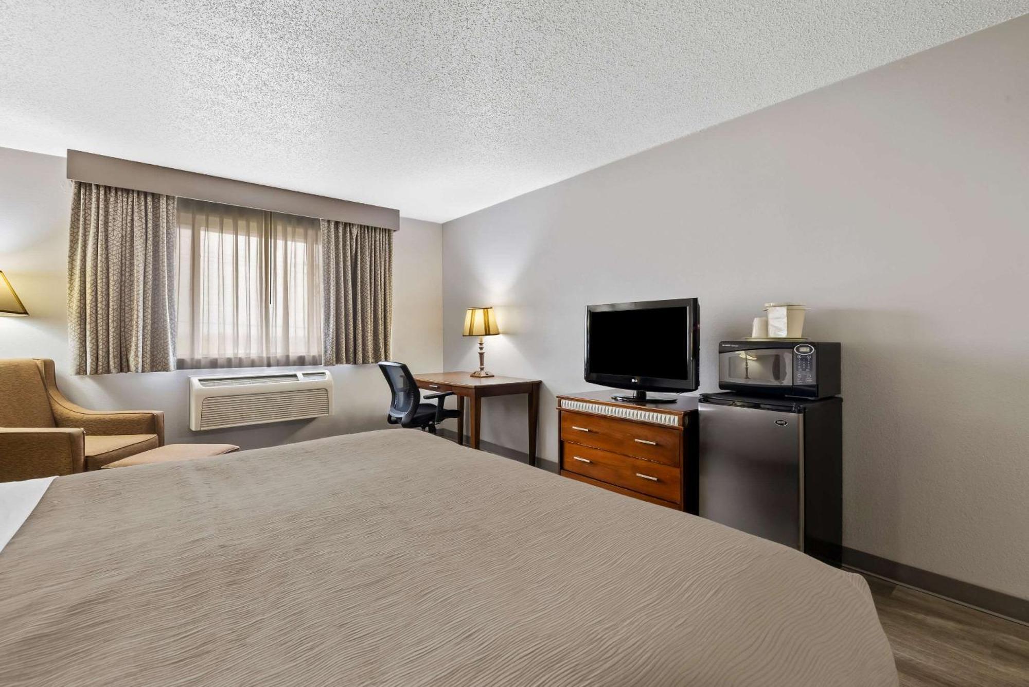 Quality Inn Near Monument Health Rapid City Hospital Экстерьер фото
