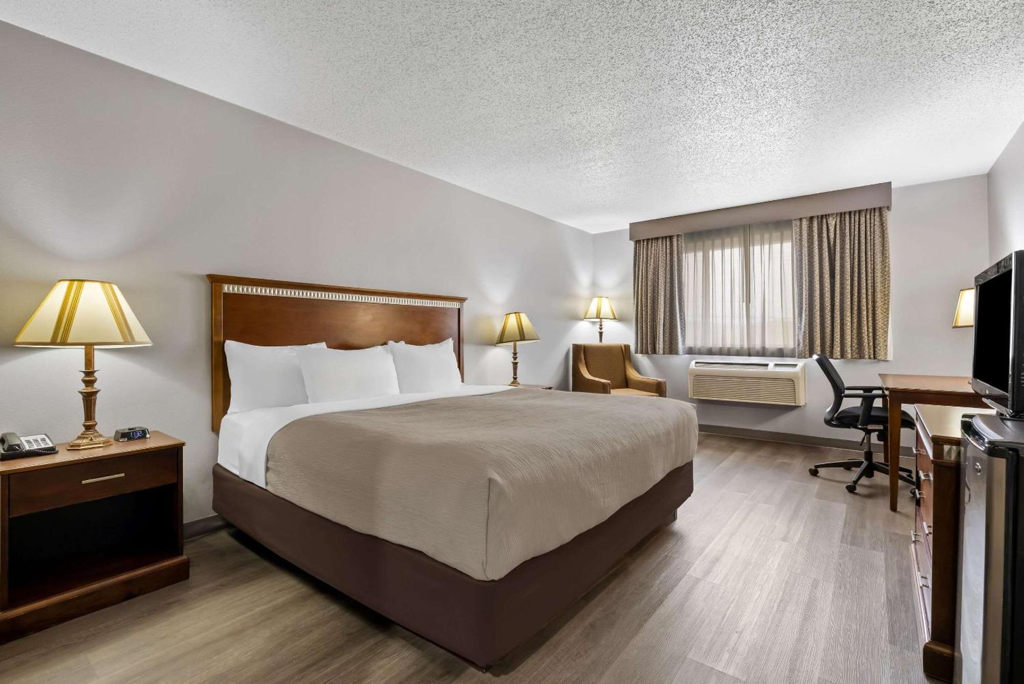Quality Inn Near Monument Health Rapid City Hospital Экстерьер фото