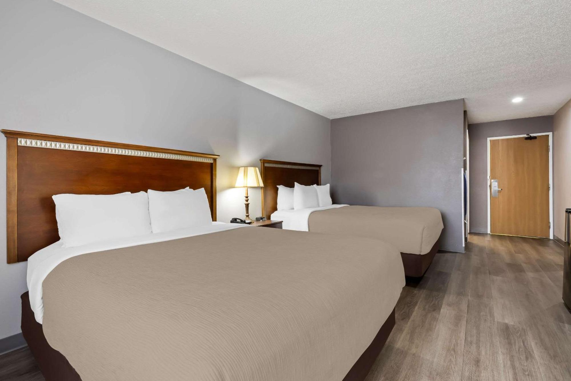 Quality Inn Near Monument Health Rapid City Hospital Экстерьер фото