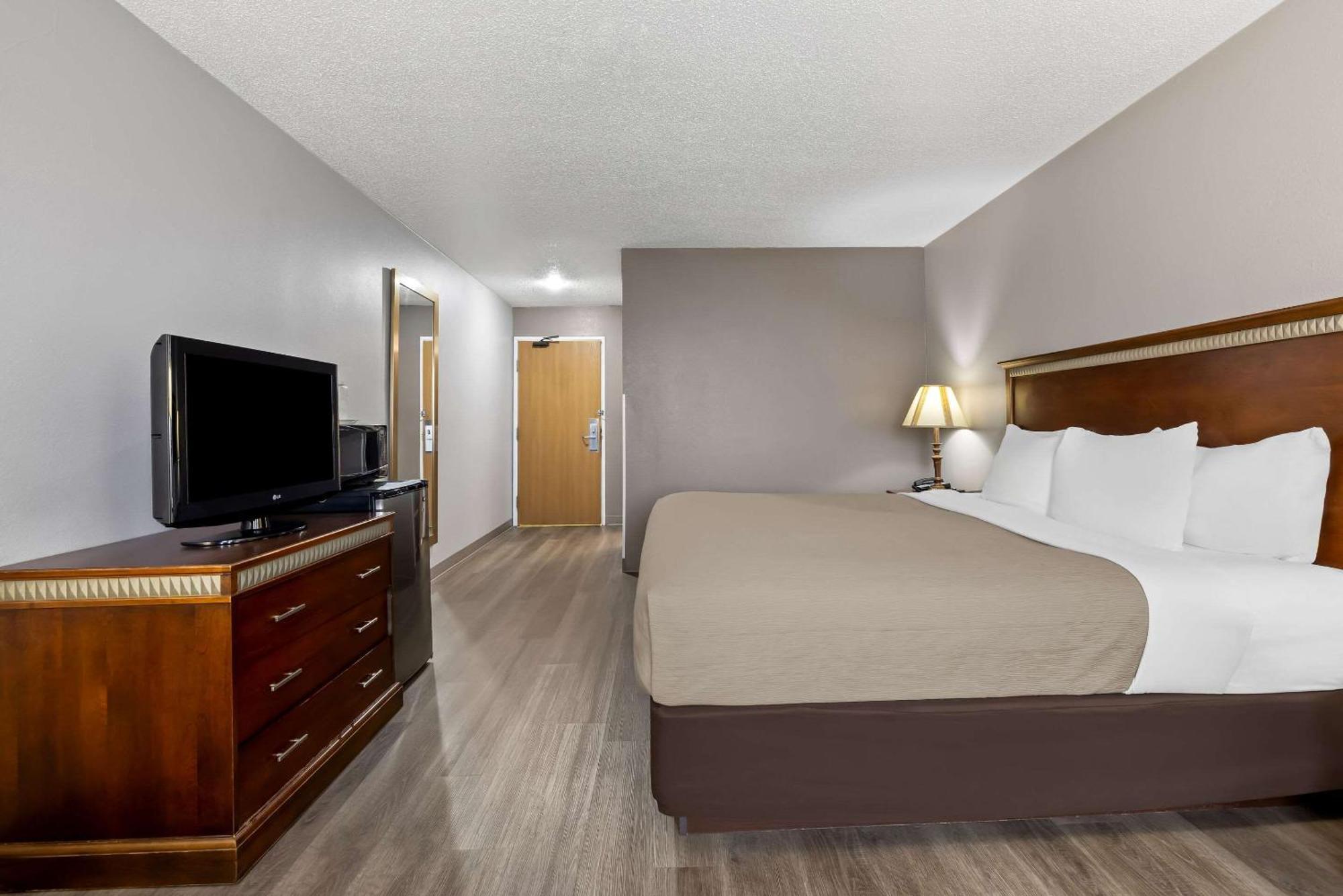 Quality Inn Near Monument Health Rapid City Hospital Экстерьер фото