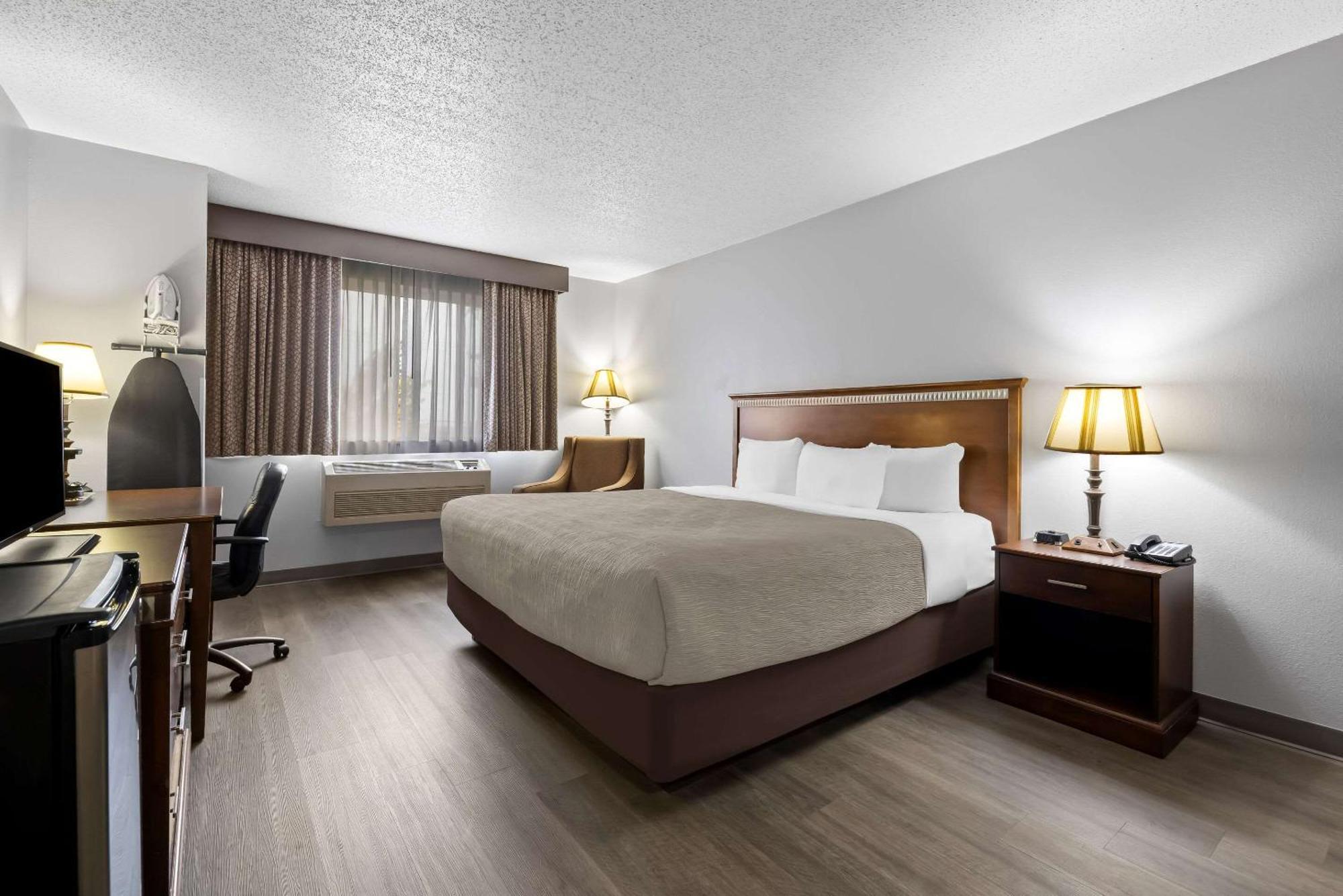 Quality Inn Near Monument Health Rapid City Hospital Экстерьер фото